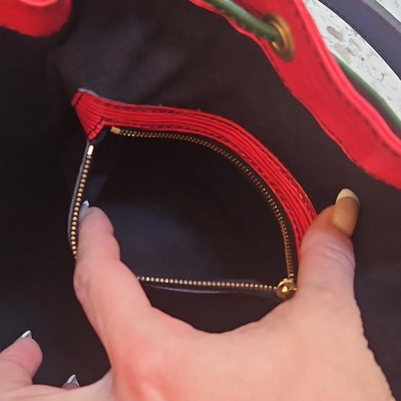 Louis Vuitton Neo Red, Blue and Green Bucket Bag - Limited Edition - Picture 8 of 16